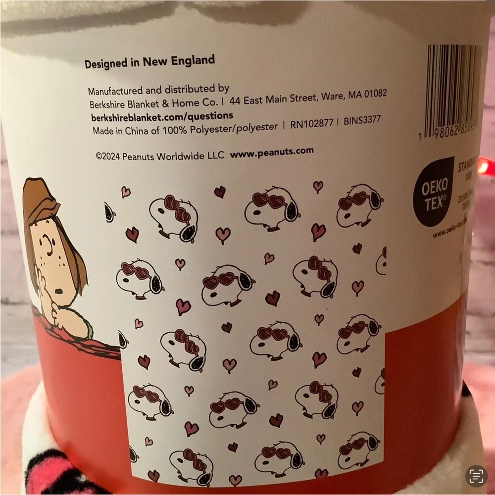 Peanuts Snoopy Wearing Heart Sunglasses Valentines Day Throw